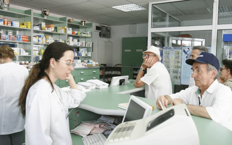 Ce medicamente cumpără românii înainte de Paște: „arsenalul” pentru indigestia provocată de excesele alimentare