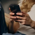 De ce ne afectează telefonul mai mult decât credem: impactul ascuns asupra minții și corpului